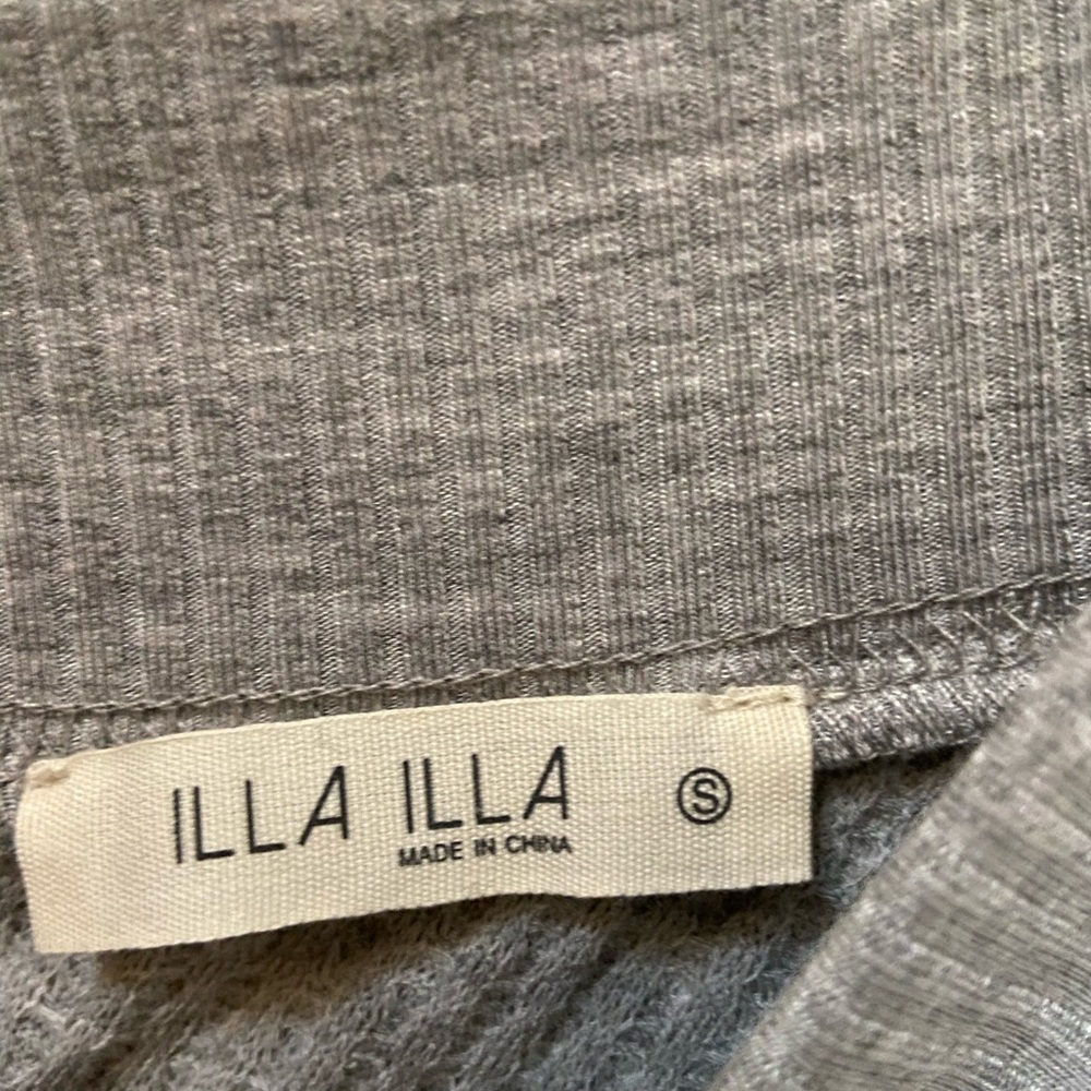 Sweater - Picture 2 of 2